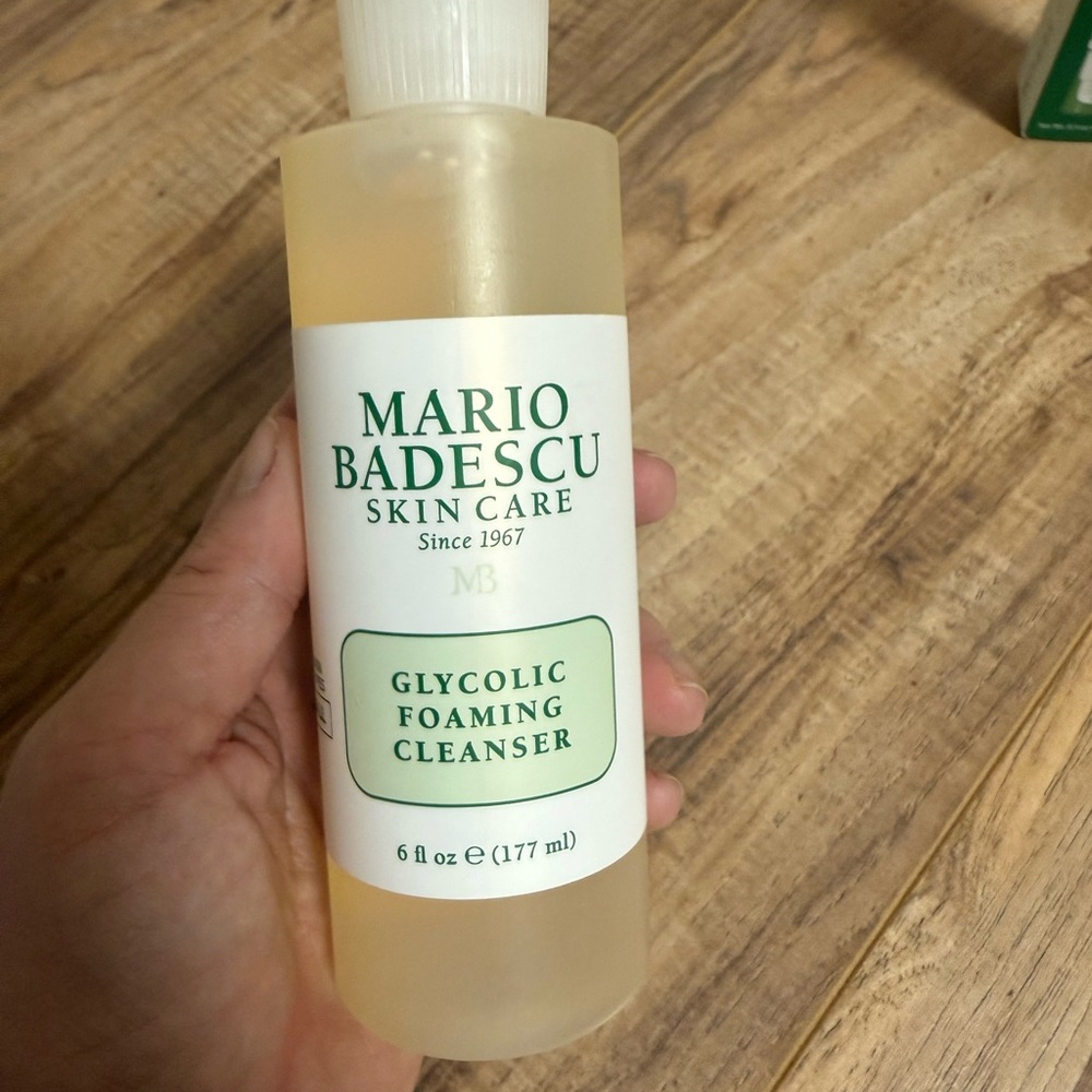 4 full size Mario Badescu's products and samples - Picture 2 of 13